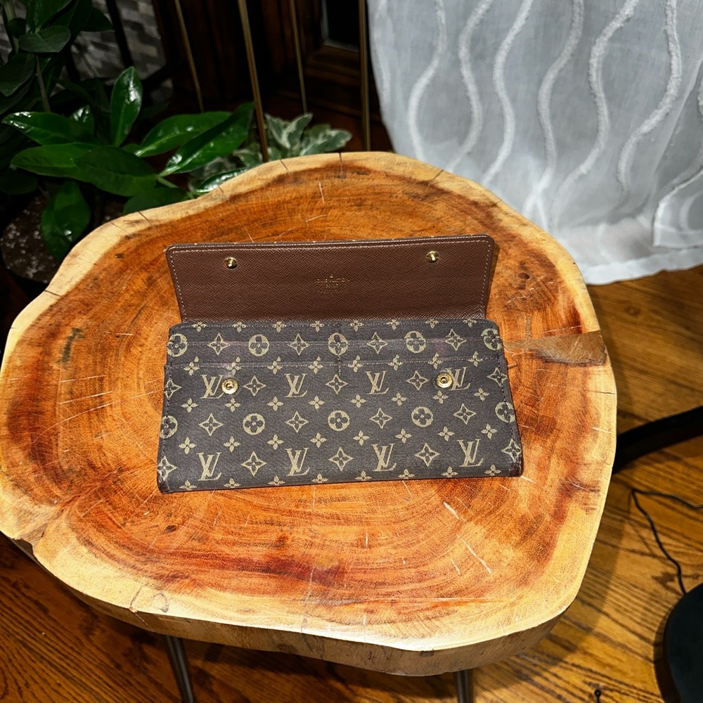 Louis Vuitton Mini Lin Monogram Long Wallet / Clutch Organizer with a Dust bag - Picture 7 of 14
